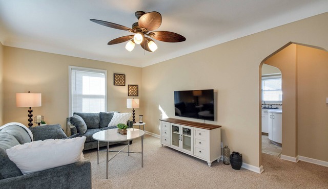 Quaint Cedar Rapids Home, 4 Mi to Downtown! in Cedar Rapids