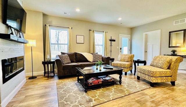 Quiet 2BR Retreat on 7 Acres | Sleeps 6, Fast WiFi