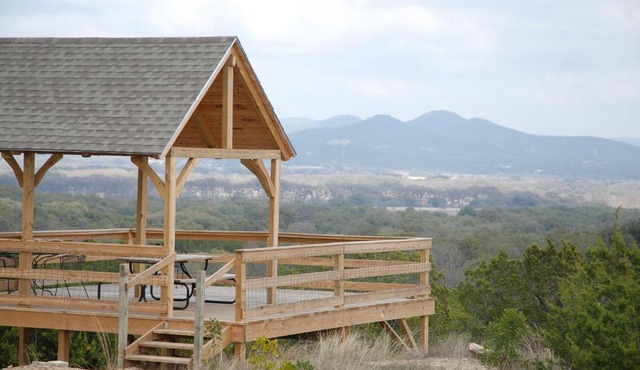 Quiet Utopia Retreat: Deck & Hill Country Views in Utopia