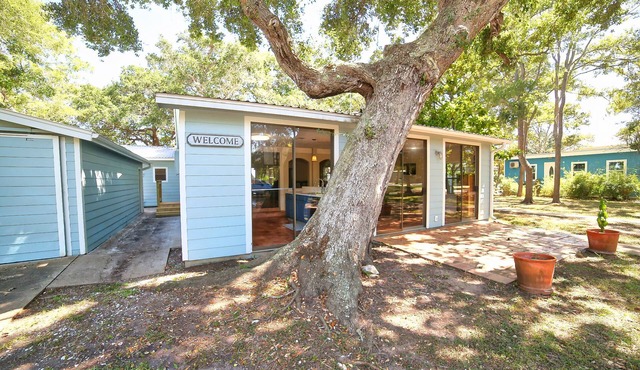 Relaxing Caney Creek views or just minutes from the beach!