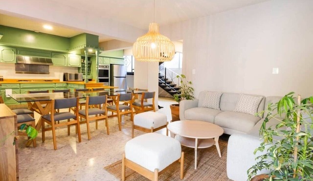 Restored 4BR, Shared Pool & Gym — Historic Oaxaca, Sleeps 14 in Oaxaca