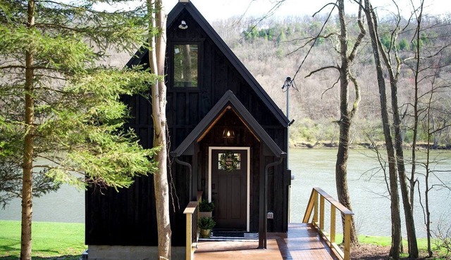 Riverfront, Modern A-Frame on the Allegheny River, Perfect for a Romantic Weekend to Unwind