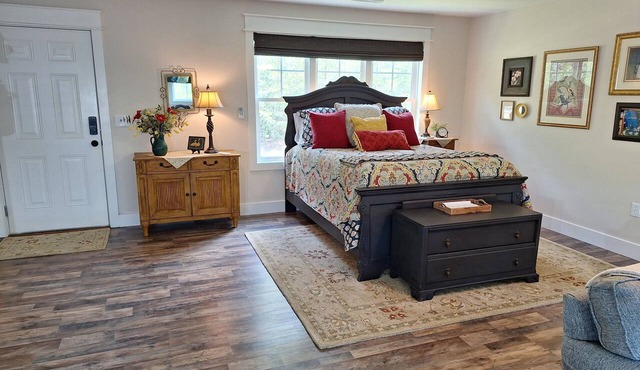Romantic Blue Ridge Mountain Studio Apt. Escape Near Landrum, Greer, Asheville
