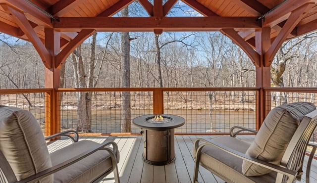Ruby Cabin at Highland Peaks Retreat