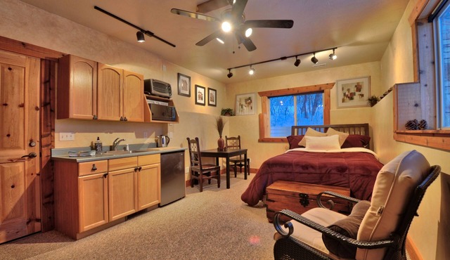 Rustic and Secluded only 20 minutes to Park City