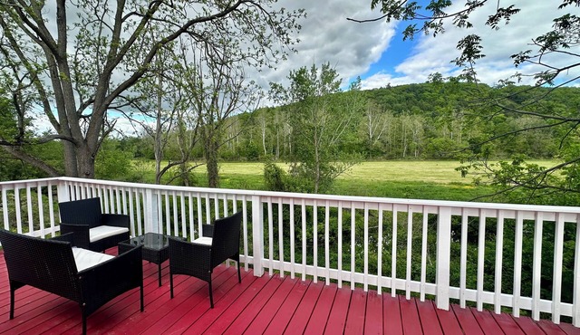 Rustic Barn Apartment with Mountain and Farm Views, 2-bedroom, 1-bath apartment