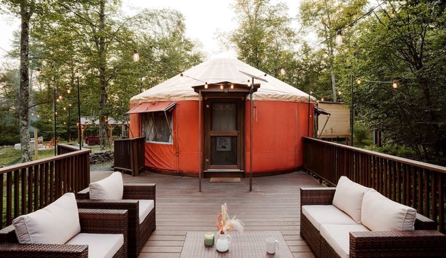 Rustic Glamping Yurt with Sauna and Cold Plunge in Willowemoc Wild Forest in Livingston Manor, New York