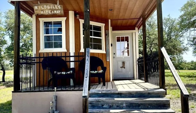 Rustic Ranch Hideaway Cabin with Stargazing & Sunset Views near Kerrville in Mountain Home, Texas in Mountain Home