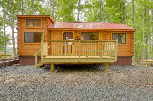 Scenic Deck & Grill: Middlebury Center Retreat!
