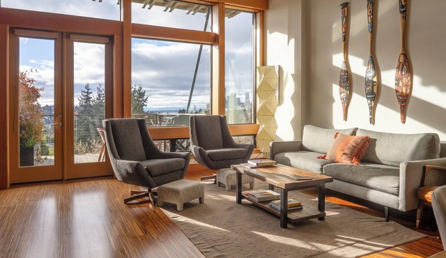 Seattle Lux - Sleeps 8 - World Cup - Sleeps 8 - Skyline Views