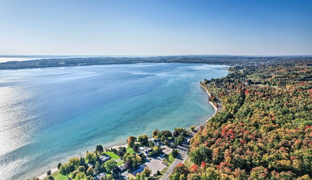 Secluded Suttons Bay Retreat w/Fire Pit!