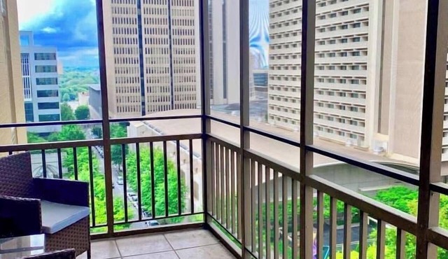 Short Walk to All Downtown Attractions!