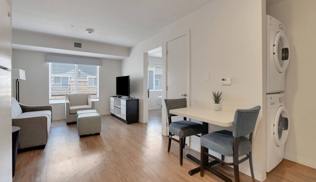 Simplicity At the Rim 1411 I Comfy 1 Bed 1 Bath