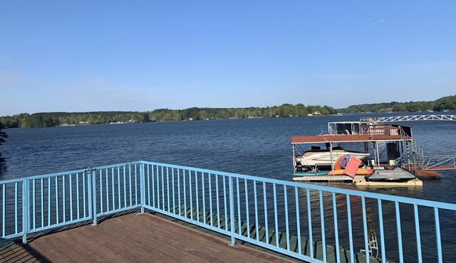 *Smith Lake*- Luxury Cottage- Bremen, Alabama