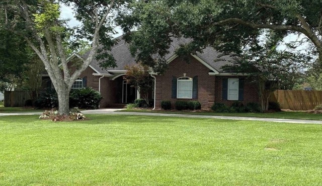 Spacious 3BR/3BA Home Near Gulf Shores/Orange Beach Gorgeous Outdoor Space