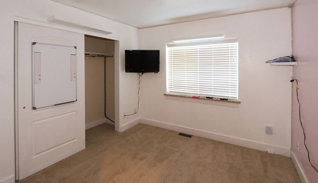 Spacious 4-bedroom condo in cool Park City with AC and gym