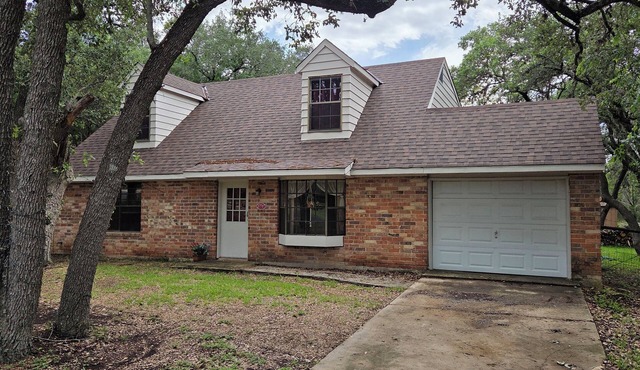 Spacious 4-bedroom house in San Antonio close to many SA attractions