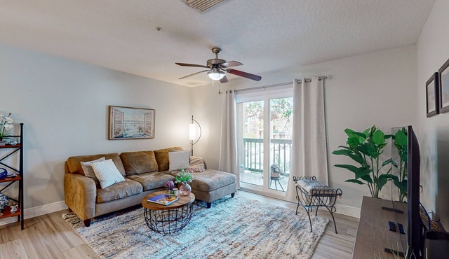Spacious condo with private balcony, pool, W/D and WIFI