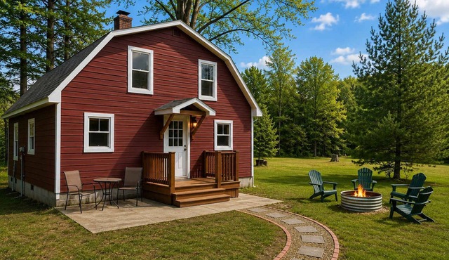 Spacious Farmhouse on 250 Acres | Kayaks & Fire Pit