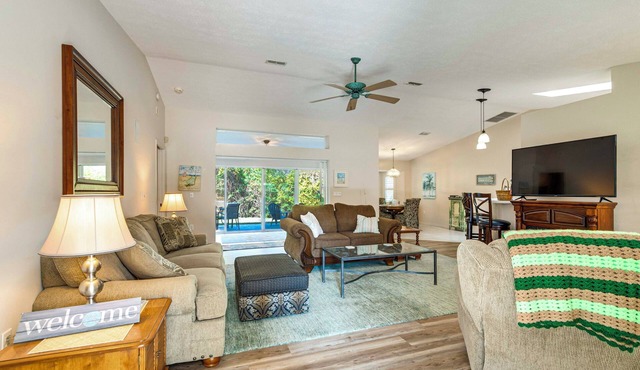 Spacious Hernando Home: Community Pool + Lake!