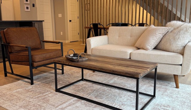 Spacious Modern Loft 2BR 2.5 BA 13 mi to Greenville & 18 mi to Clemson