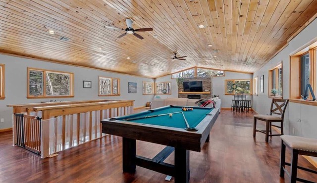 Spacious Mountain Chalet: Game Room & Pet-Friendly