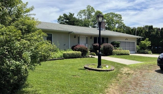 Spacious Vacation 4BR Home Near Southold Beach, Greenport, and Top Wineries
