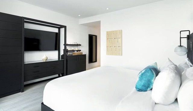 Steps from Beach, Everything You Need For The Perfect Vacation! Pets Are Welcome