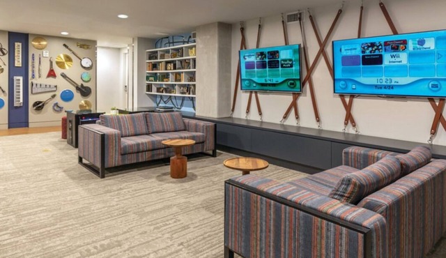 Studio unit/Austin - Full Kitchen, W/D, Rooftop Pool, & More!