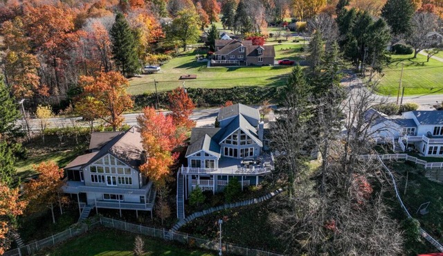 Stunning Geneva/Ashtabula Lakefront views