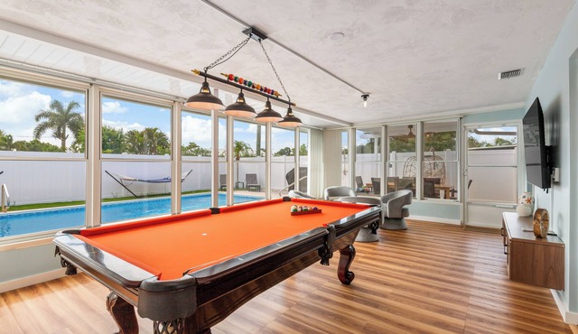 Sun Coast Oasis-Heated Pool-Pool Table-Arcade