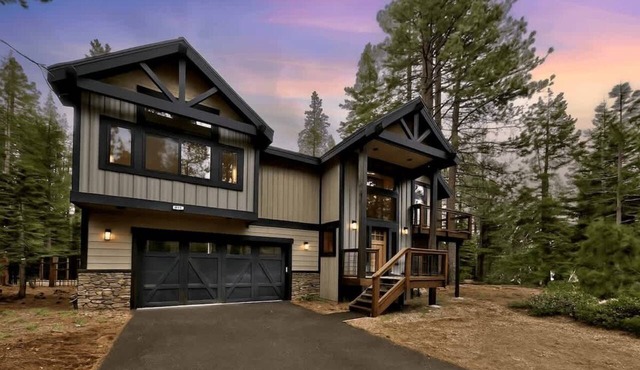 Tahoe Forest Lodge: Hot Tub, Pool Table, A/C