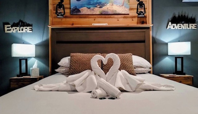 Tahoe Studio Spa With Hot Tub and Sauna