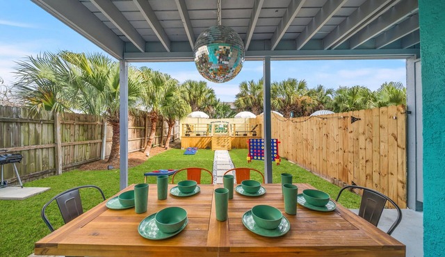 The Disco Dolphin – Pool + Games + Outdoor Dining + Walk to the Beach