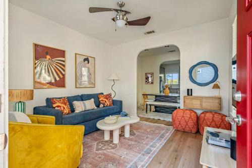 The Hideout - 2BR East Austin Home & Backyard