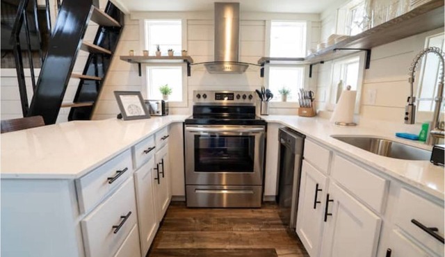 The Ladybird - Luxury Tiny Home in Austin, TX