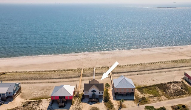 The Pour House - Gulf Beachfront, 4 Bedroom, 2 Bath, Dog Friendly, Sleeps 8