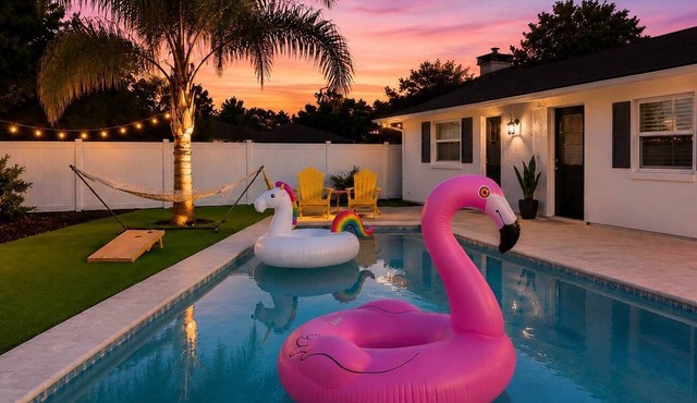 *The Saint* Backyard PARADISE! Pool,Golf,Fire Pit!