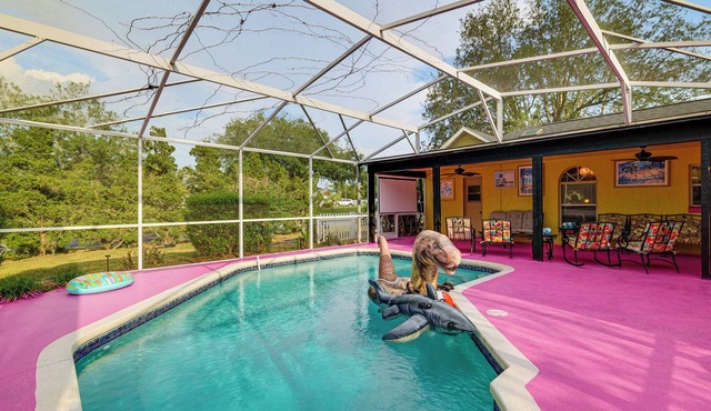 Themed Interior, Poolside Fun! Villa Near Disney
