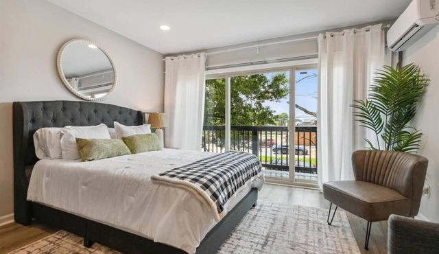This apartment is a 0 bedroom(s), 1 bathrooms, located in Hampton, VA.