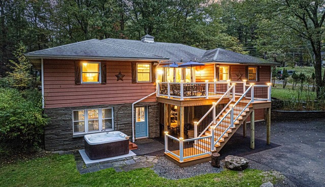 Ultimate Poconos Home: Theater, Arcades, Hot Tub