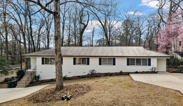 Vestavia 6 BR Duplex Great Location