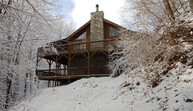 Walch Creekside Log Cabin Retreat in the Smoky Mountatins Maggie Valley NC