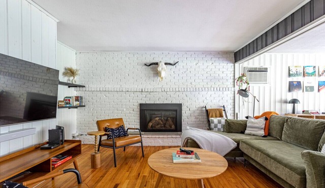 Warm Atomic Ranch - MCM One Level in Olivebridge