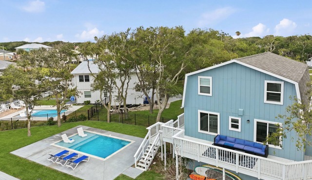 Waterfront | Pool | Canal | Game Room | Kayaks & Paddleboards