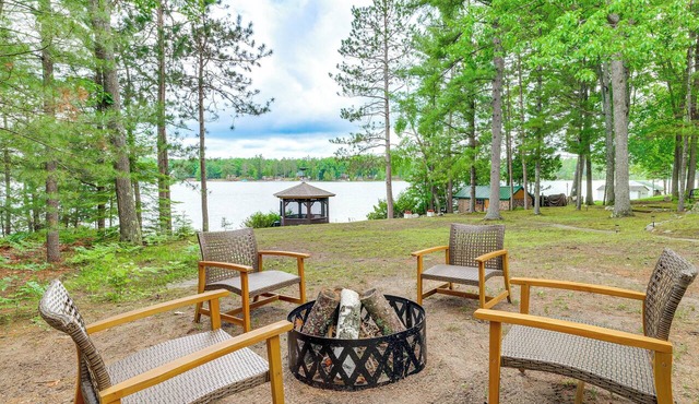 Waterfront Tee Lake Cabin: Dock, Fire Pit + More!