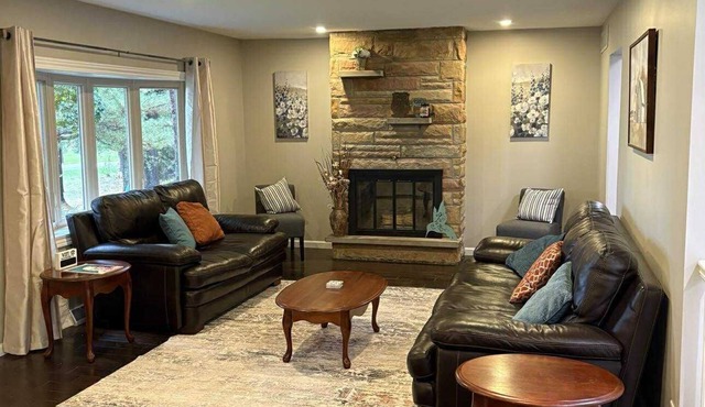 Welcoming 5-bedroom house on peaceful 2 acre lot 2.5 miles from SBN Airport.