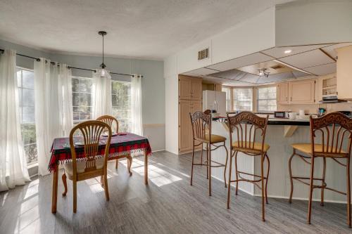 Work, Play & Explore! Retreat w/Deck in McAlpin
