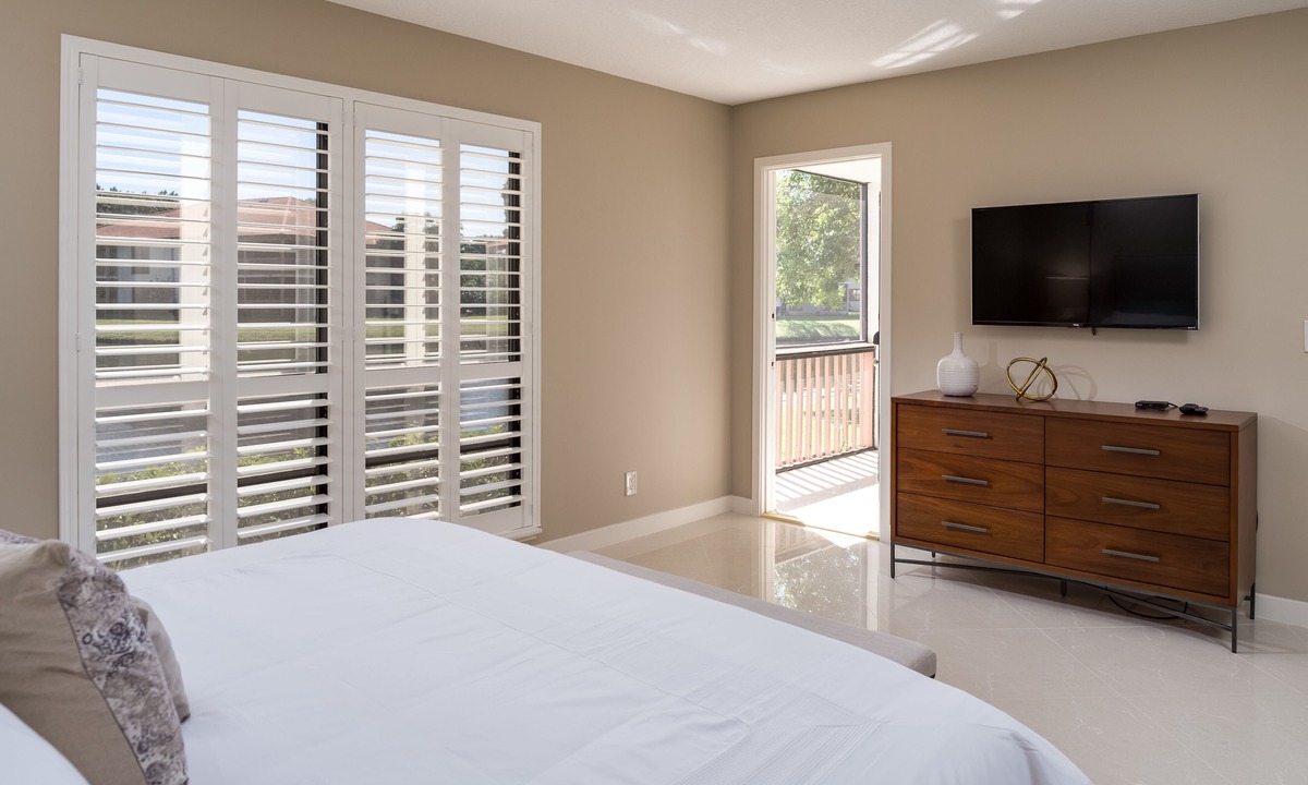 Hunt Club Condo | PGA Residence on Golf Course by Guaranteed Rental™