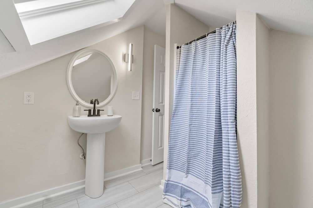 Photo of Bathroom in Nassawadox